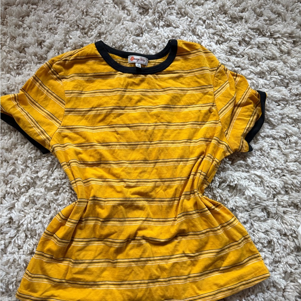 Kiss striped the vintage like casual 2000s Y2K Orange Tee with Black Trim